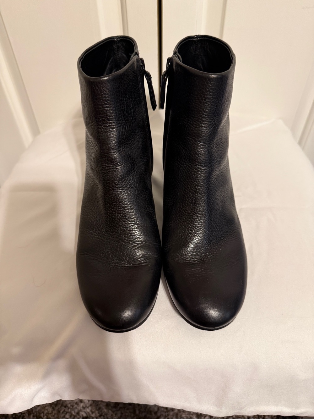 Tory Burch Black Leather Zip Ankle Booties